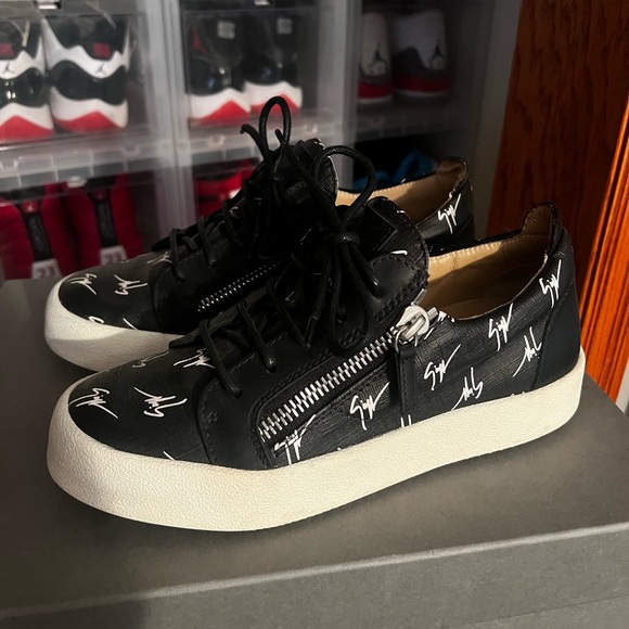 Giuseppe Zanotti - Picture 3 of 4